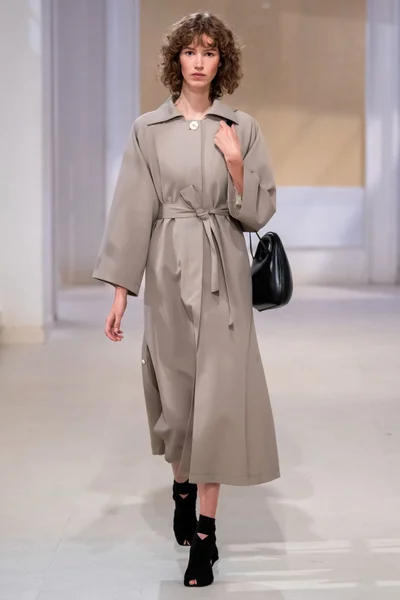 Look 30